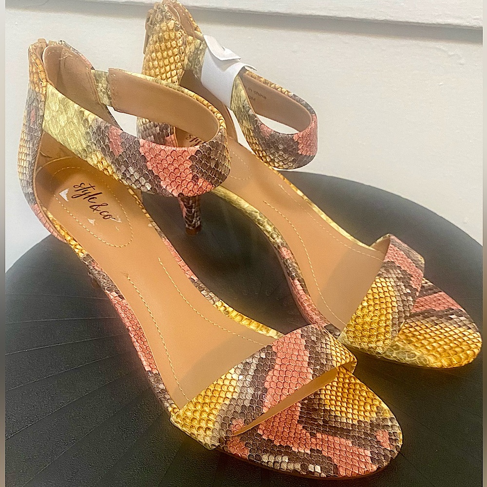 Stylish Multicolor Snake Print Heels